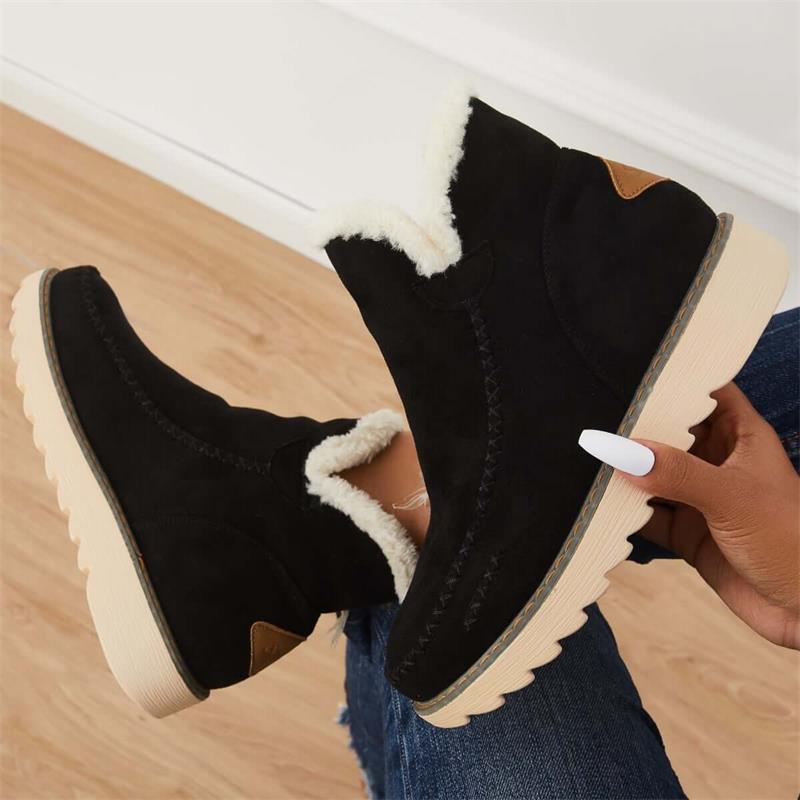Vue latérale de bottines femme doublées et chaudes
