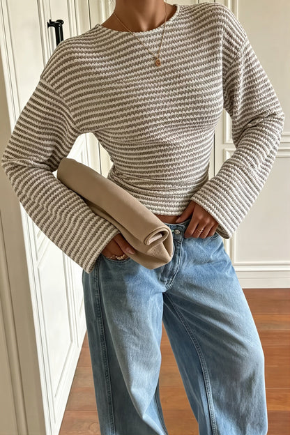 T-shirt femme à manches évasées, présenté de dos