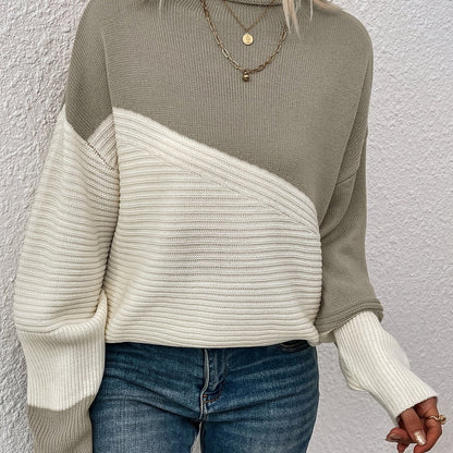 Pull femme à motif contrasté et coupe décontractée, présenté de face