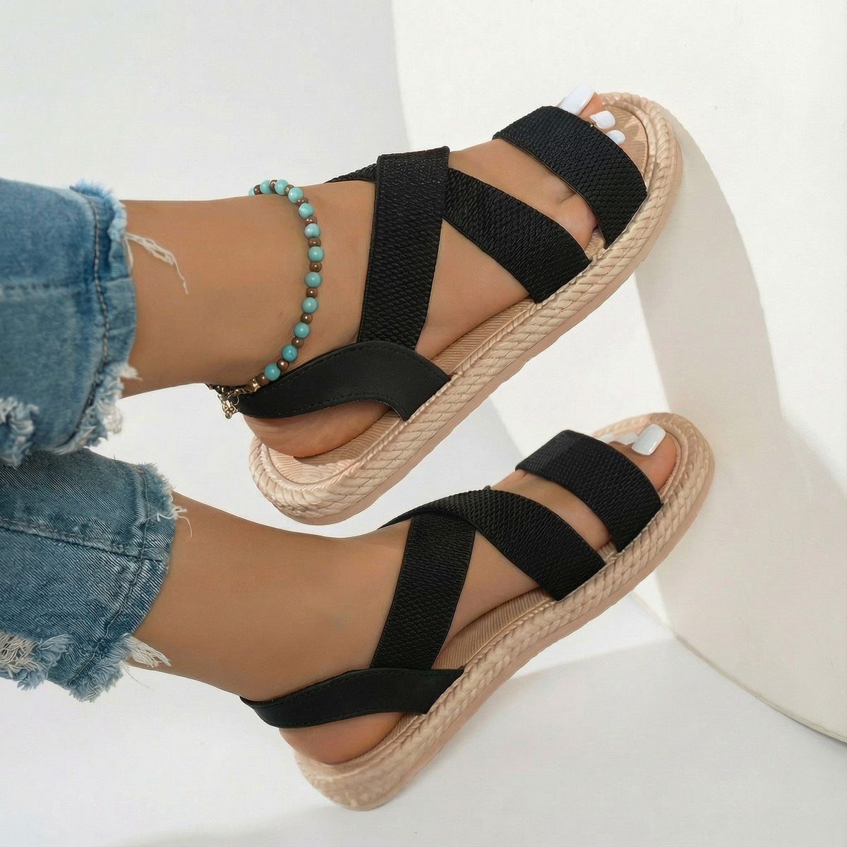 Sandales femme estivales présentées sous différents angles