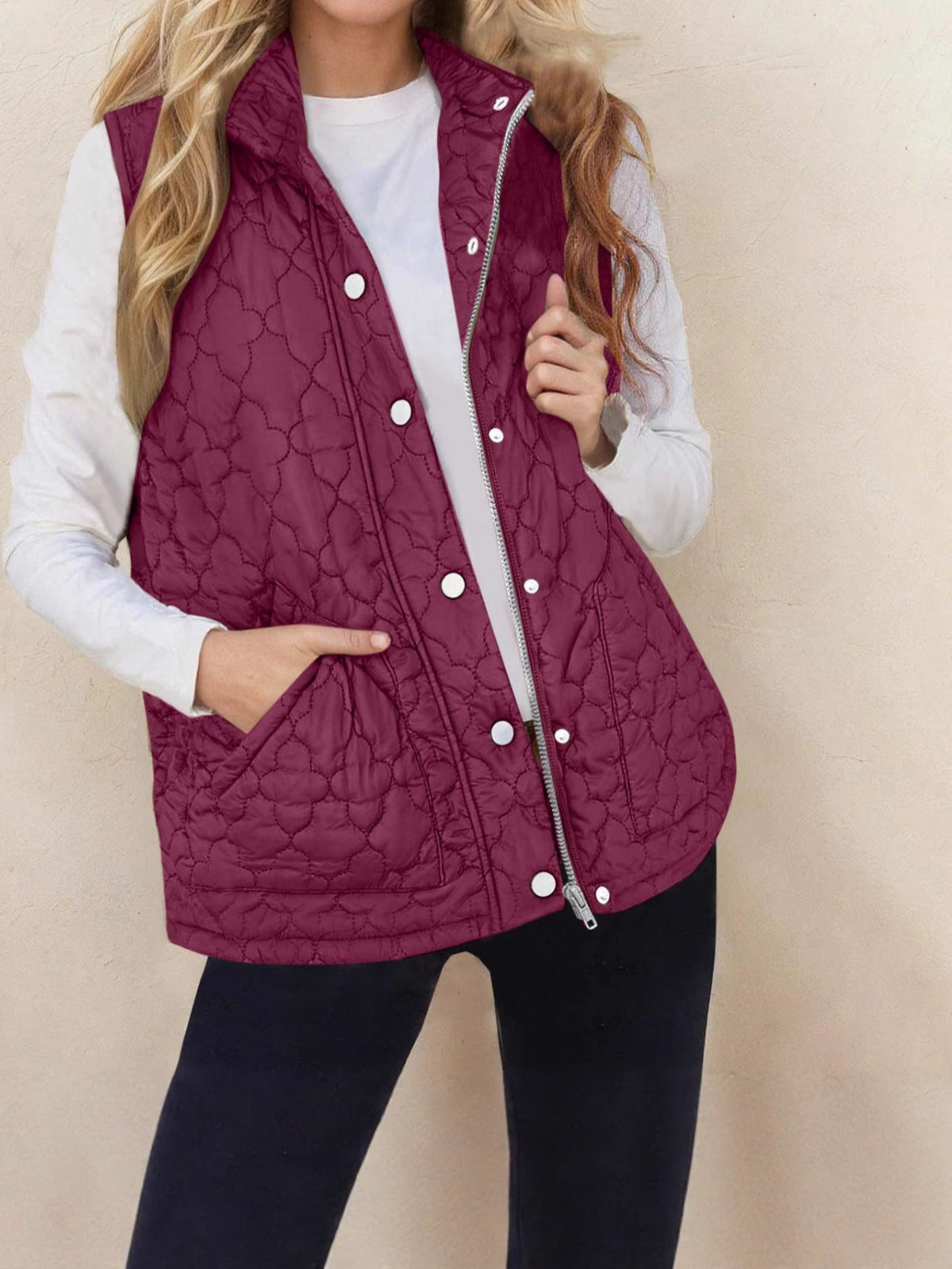 Veste femme sans manches avec fermeture sur le devant