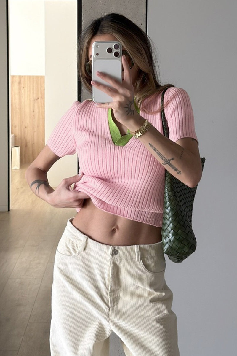 Pull polo femme vert côtelé à col contrasté, vue de face