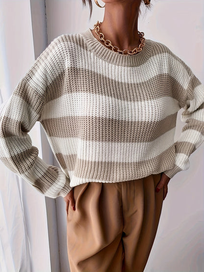 Pull femme à rayures et coupe ample