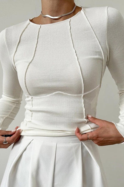 Détail des manches longues du t-shirt femme côtelé