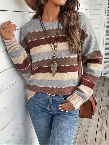 Détail de la maille douce du pull rayé