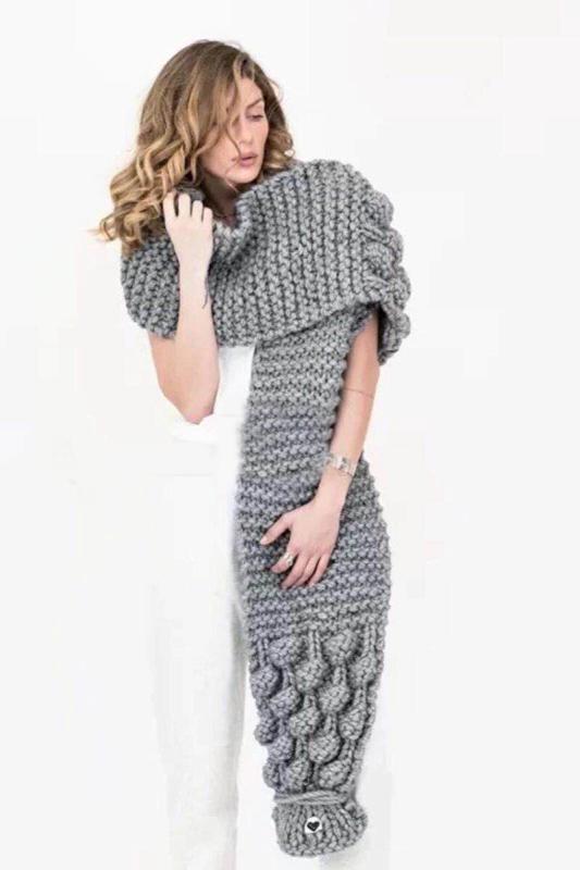 Écharpe oversize en maille structurée présentée à plat