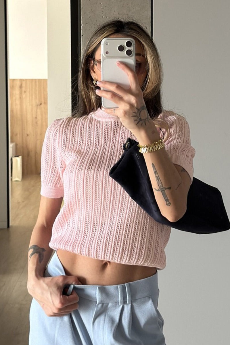 Pull femme en maille ajourée adapté à la mi-saison