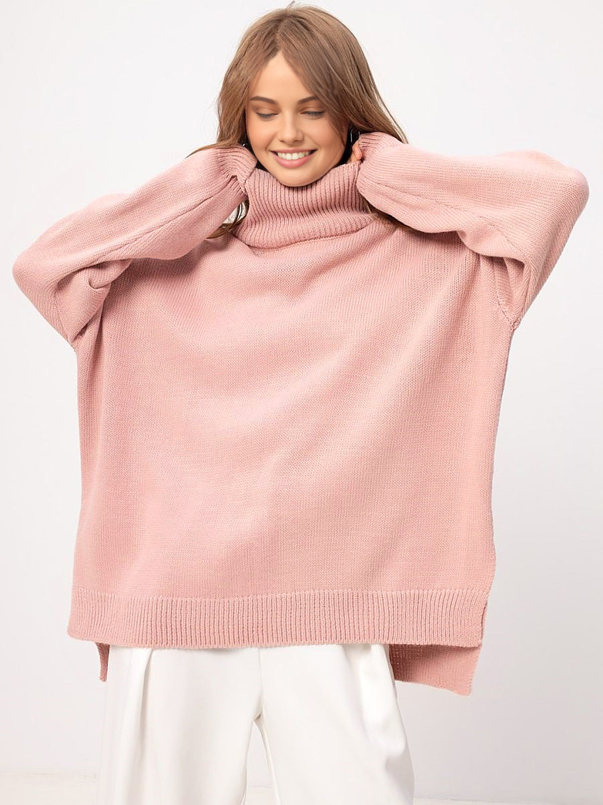 Pull oversize femme en maille douce présenté de face