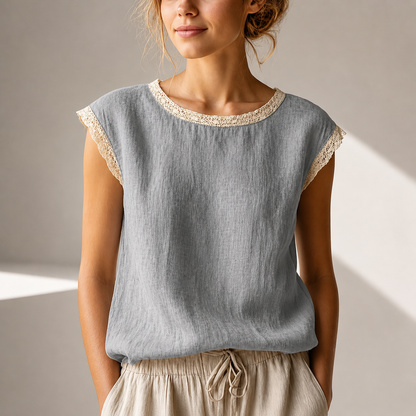 Blouse femme à la coupe décontractée, vue de profil.