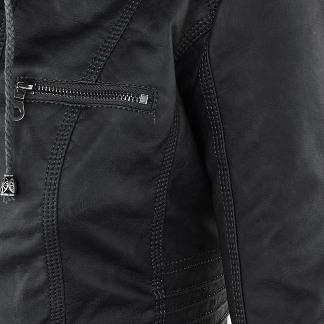 Veste imperméable à capuche adaptée aux sorties en plein air