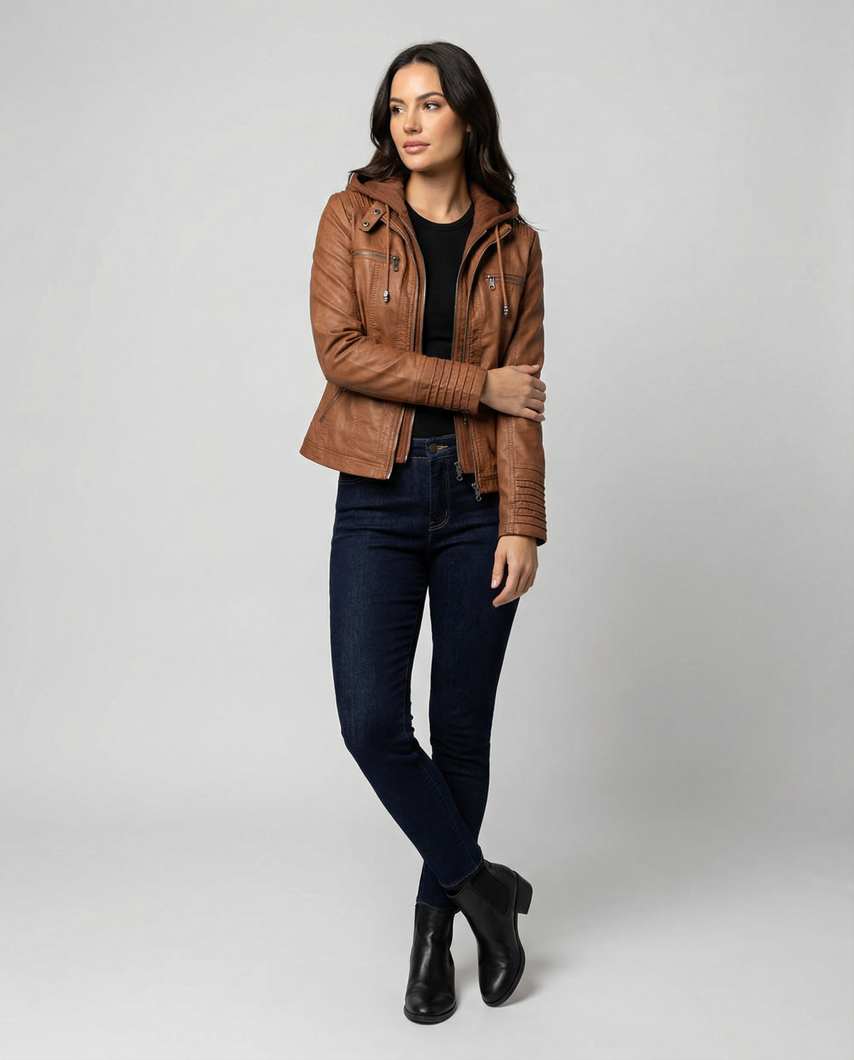 Veste femme imperméable avec capuche, vue de trois quarts