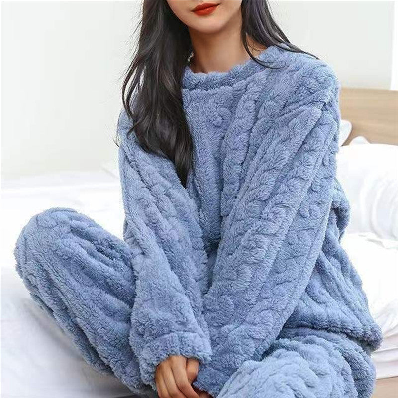 Pyjama polaire deux pièces pour femme présenté dans son ensemble