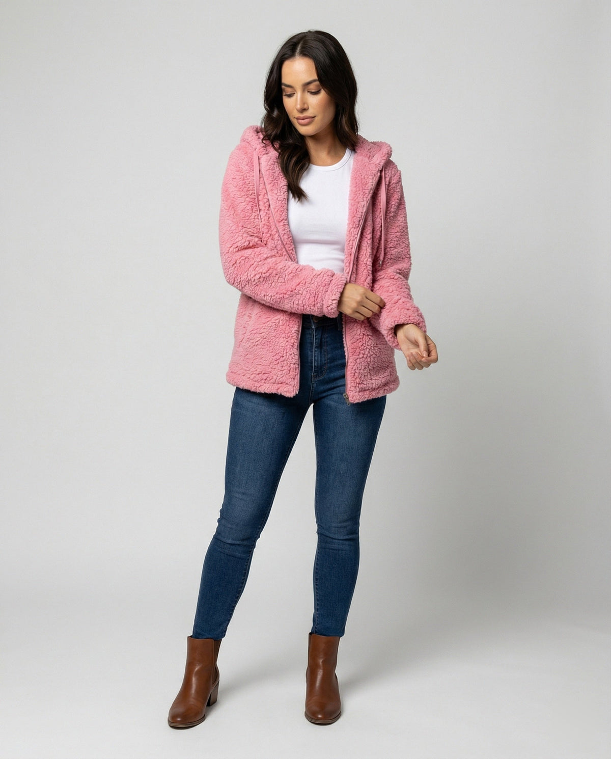 Vue de face d’une veste polaire teddy longue pour femme