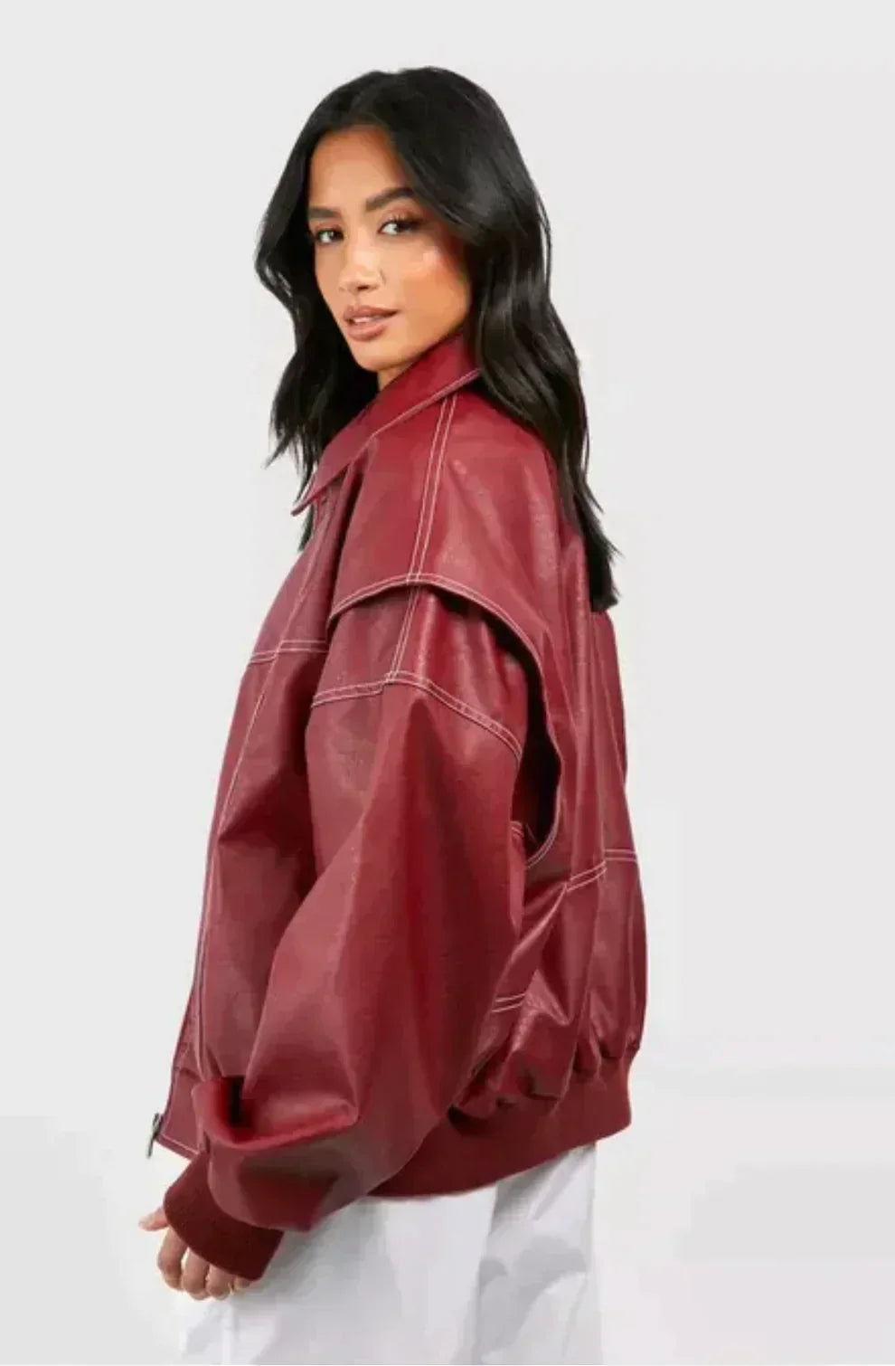 Veste femme rouge en cuir, vue de dos