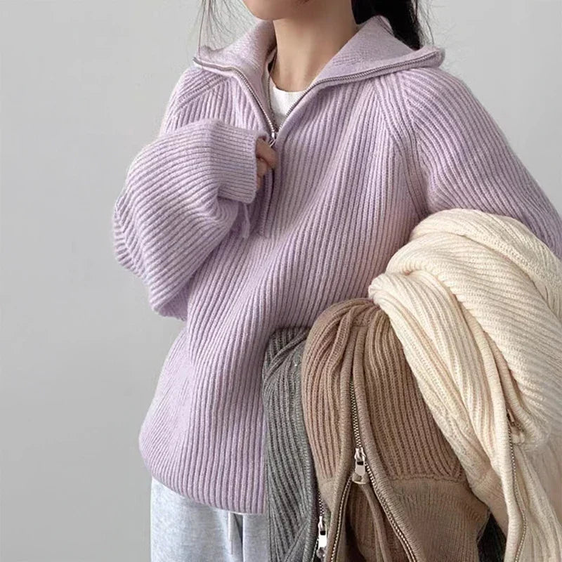 Vue de face du pull polo femme à col polo et demi-zip