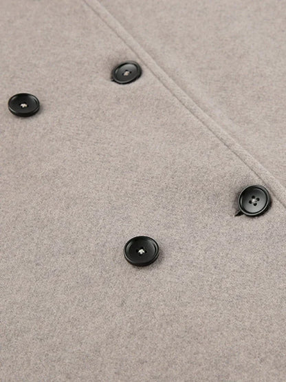 Veste femme à double boutonnage et col tailleur, vue rapprochée