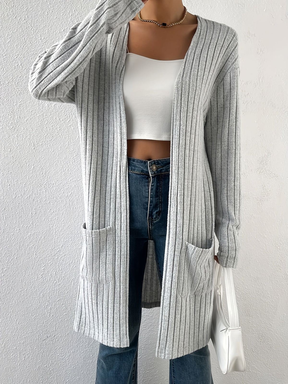 Cardigan femme idéal pour composer une tenue décontractée