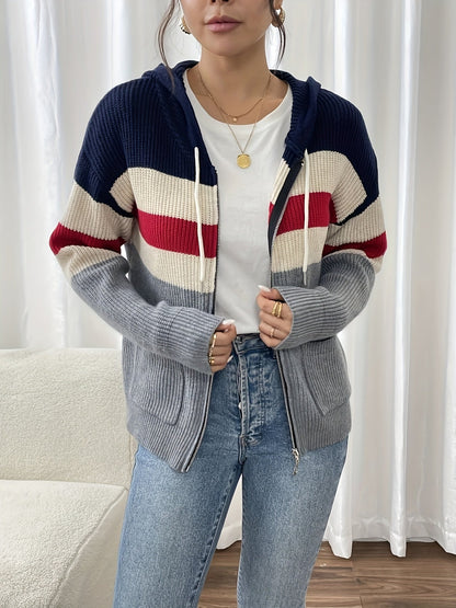 Détail de la fermeture zippée du cardigan femme bicolore