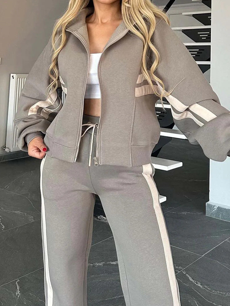 Ensemble décontracté deux pièces avec sweat zippé et pantalon