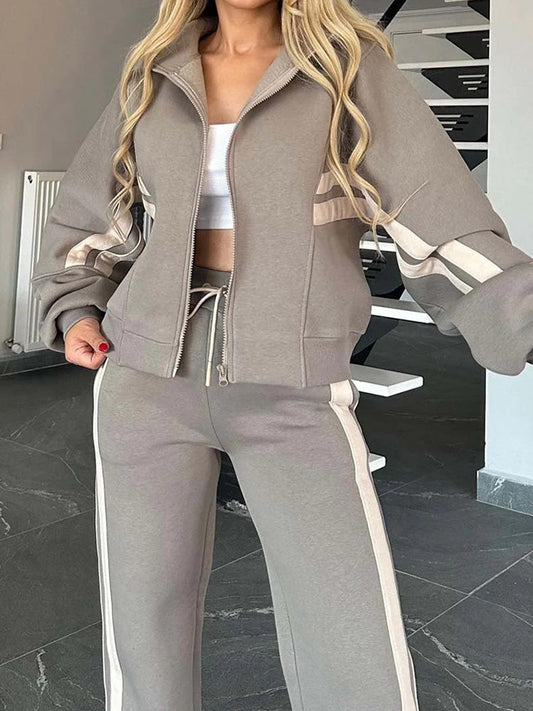 Ensemble décontracté deux pièces avec sweat zippé et pantalon