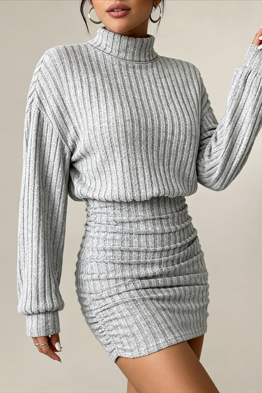 Mini robe pull côtelée femme avec col roulé et manches longues