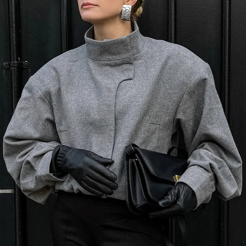 Veste courte légère pour femme à col montant, vue de dos