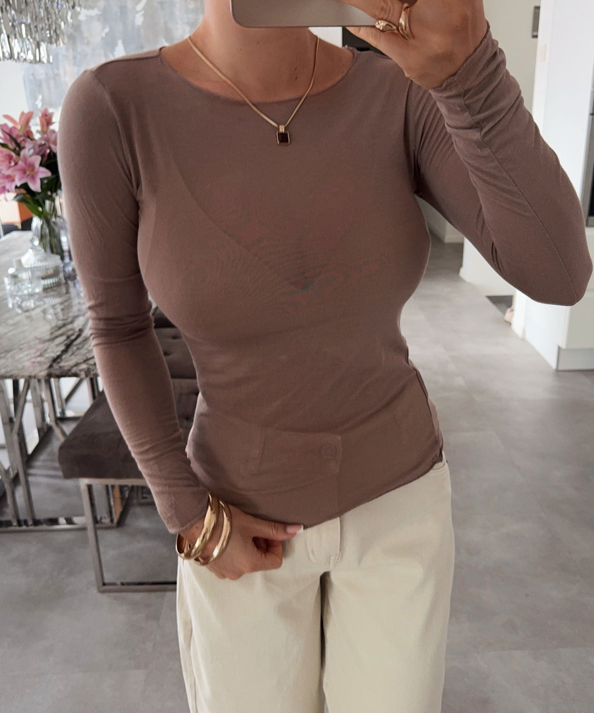 Top femme en viscose et cachemire marron clair, vue de dos