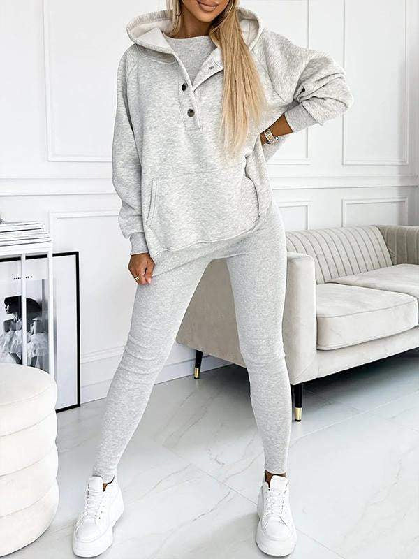 Ensemble loungewear femme avec haut à manches longues et pantalon assorti