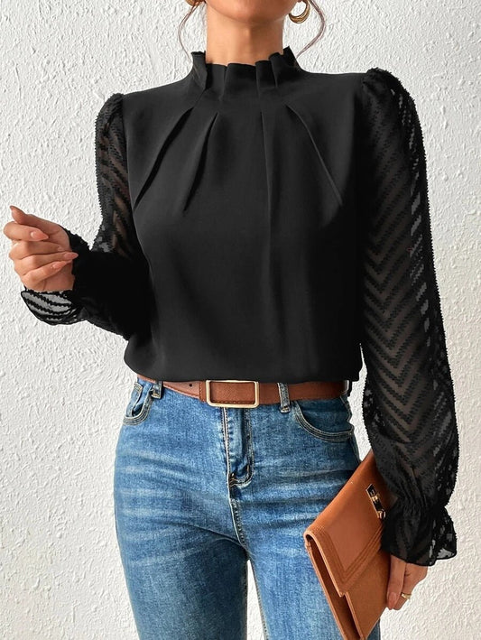 Blouse femme à manches plissées et coupe ajustée, vue de face