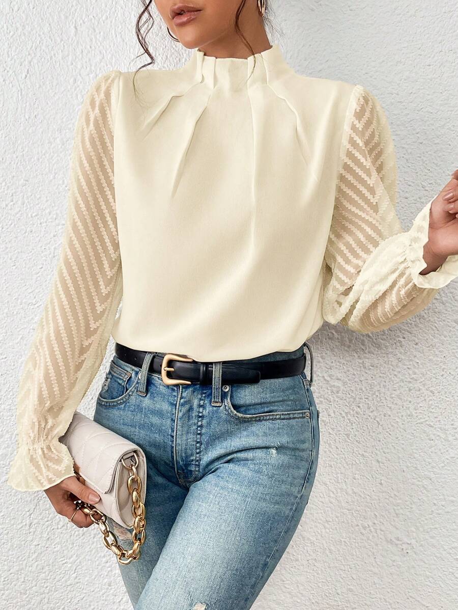 Blouse femme élégante à coupe ajustée, vue de trois quarts