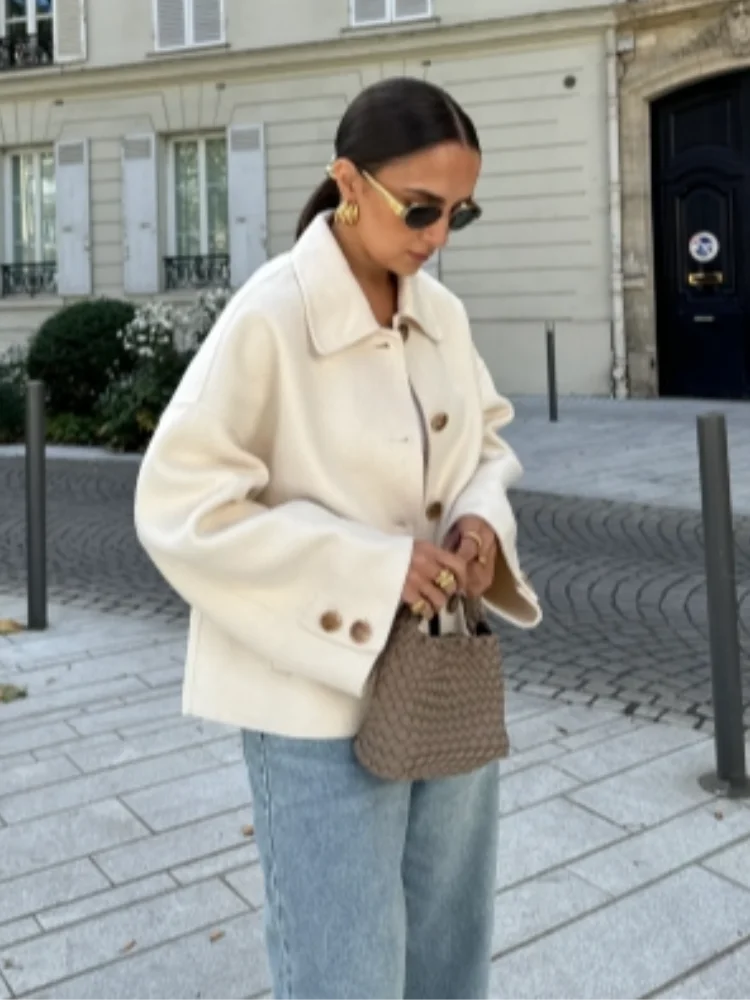 Veste élégante matelassée à revers