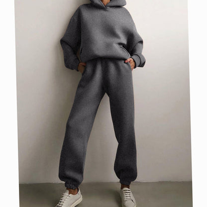 Vue rapprochée de l’ensemble jogging femme au style casual