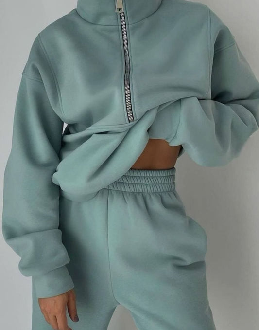 Ensemble jogging femme avec sweat court à demi-zip et pantalon assorti