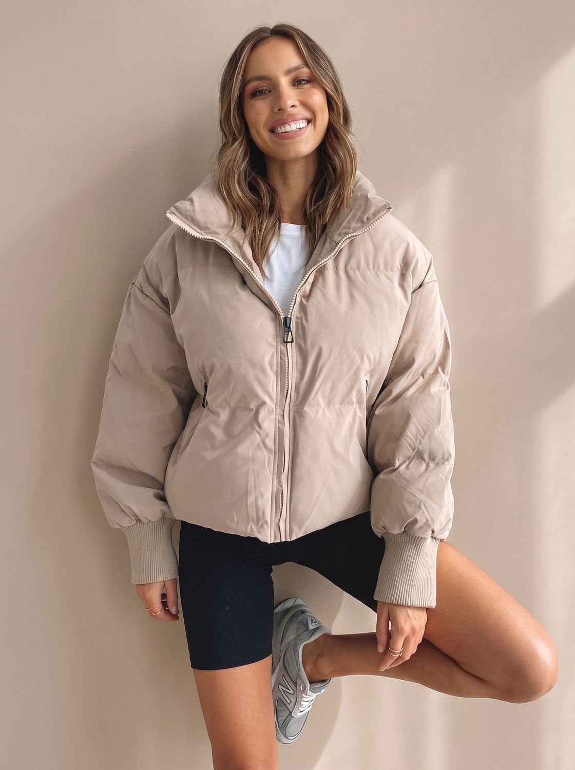 Doudoune oversize présentée sous plusieurs angles
