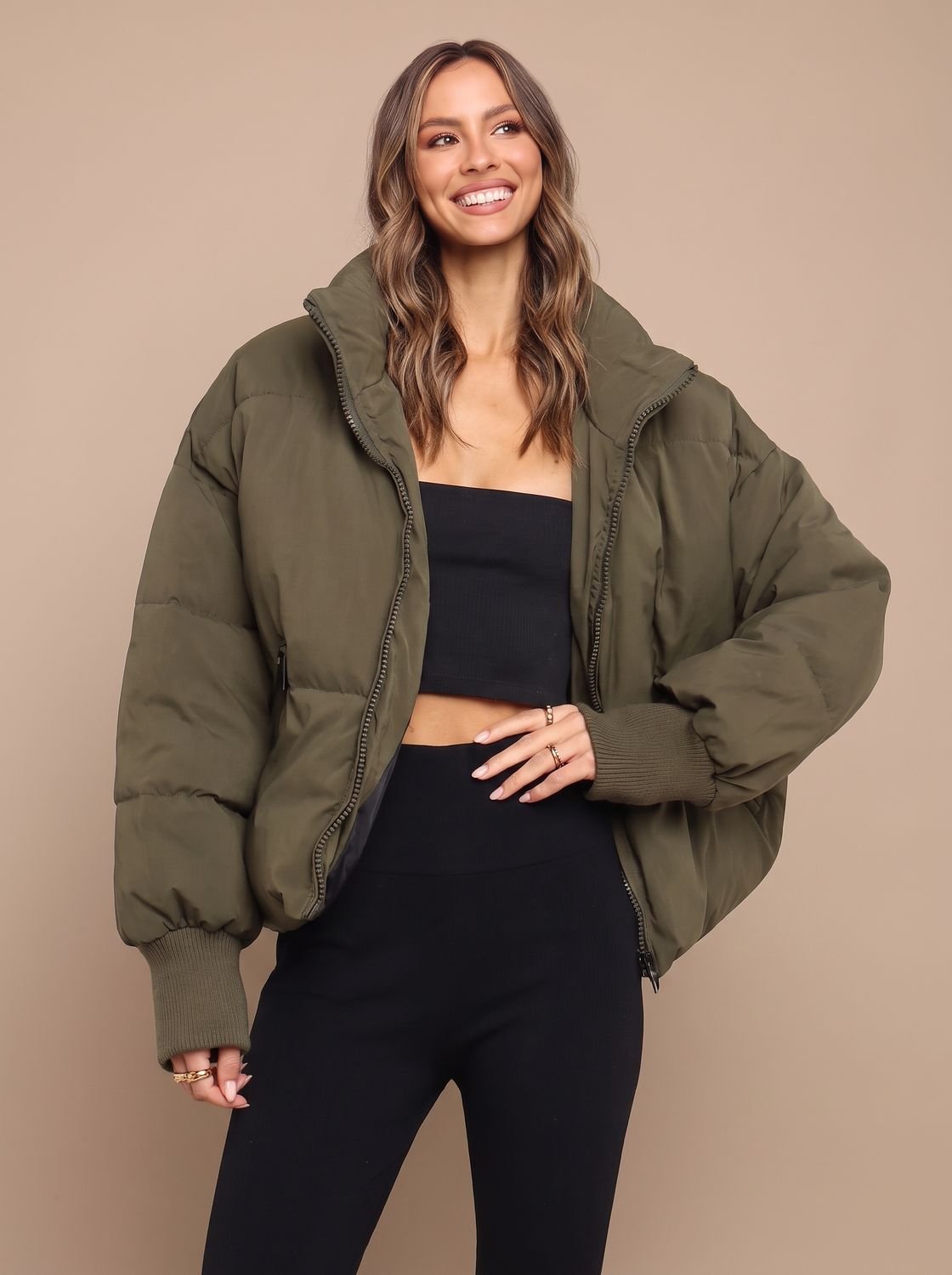 Poignet côtelé de la doudoune oversize pour femme